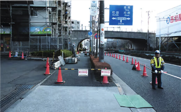 警備員による誘導で安全を確保